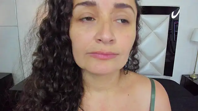  luna  sweet  online show from March 15, 7:09 am