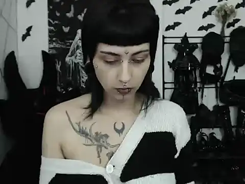 Snapshot of n0sferatus__ chatting on April 30, 3:13 am n0sferatus online show from April 30, 3:13 am