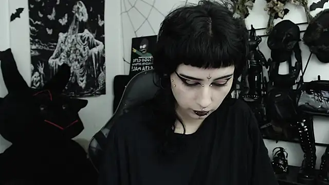 n0sferatus   online show from July 24, 3:48 am