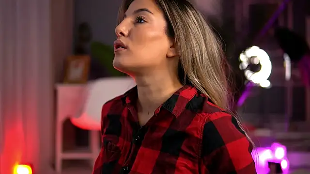 KellyMathews online show from September 26, 2:04 am