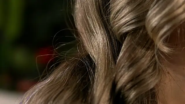 KellyMathews online show from April 10, 1:55 am