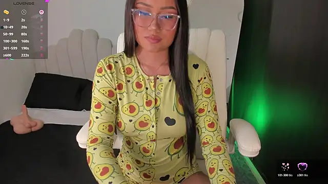 AmberLewis  online show from December 16, 11:10 pm