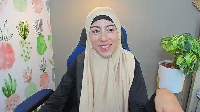 chaymae nah  online show from December 13, 2:54 am