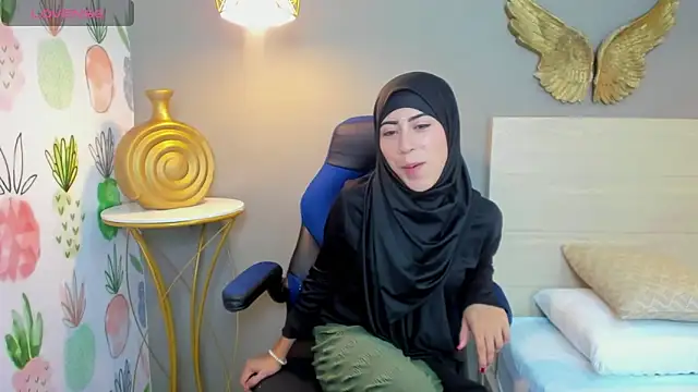 chaymae nah  online show from January 12, 2:14 am