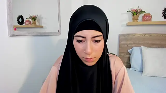 chaymae nah  online show from January 18, 3:49 pm