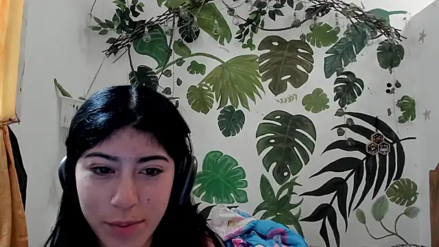 chaymae nah  online show from October 20, 3:01 pm