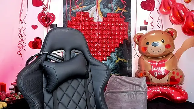 chaymae nah  online show from February 13, 5:03 am