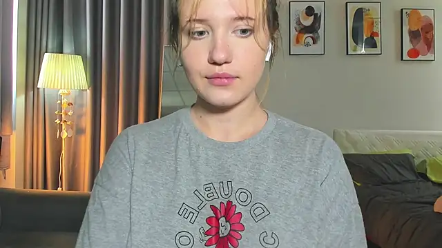 HanahCute online show from February 26, 2:04 am