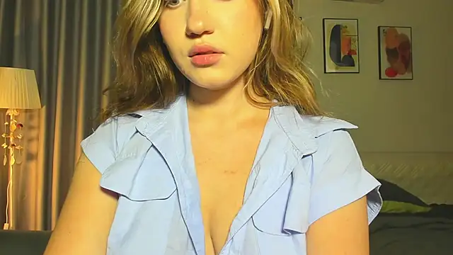 HanahCute online show from February 27, 3:04 am