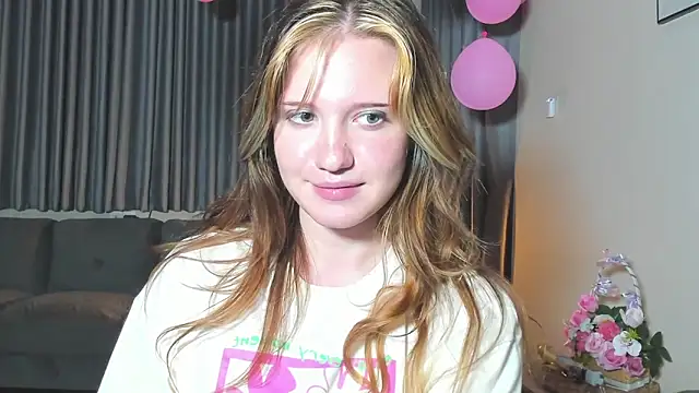 HanahCute online show from March 6, 10:36 pm