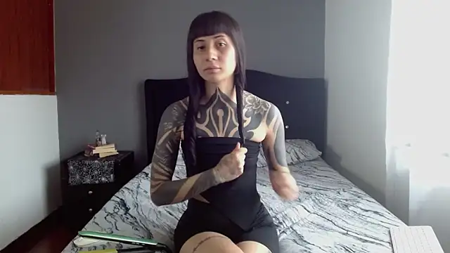 Emilia 1995 online show from November 14, 3:11 pm