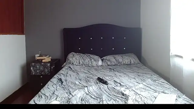 Emilia 1995 online show from December 19, 8:05 pm