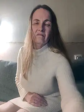 Snapshot of Evelina_cute chatting on December 17, 7:15 pm Evelina cute online show from December 17, 7:15 pm