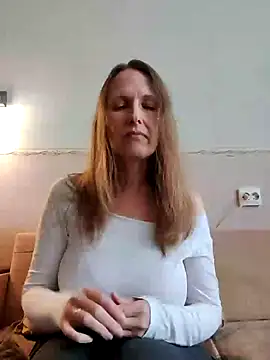 Snapshot of Evelina_cute chatting on February 27, 10:59 am Evelina cute online show from February 27, 10:59 am