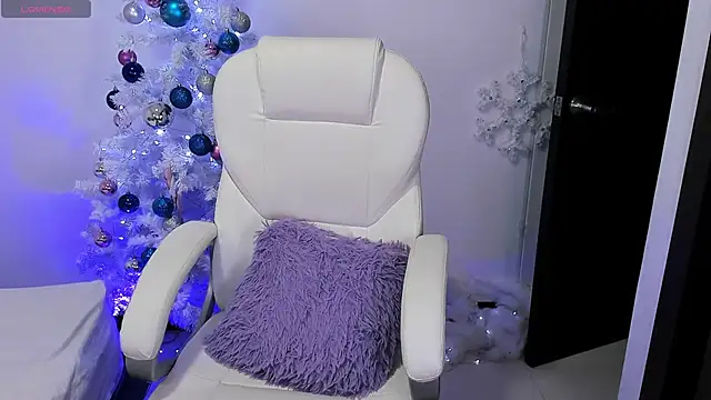 nyna 1 online show from December 18, 11:30 pm