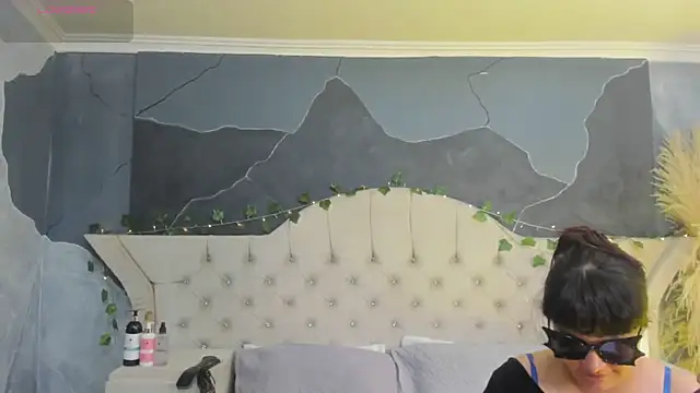 AmberGreyy  online show from January 9, 5:15 pm