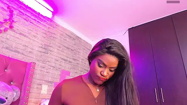 Snapshot of IsabellaBromsS chatting on February 8, 7:49 pm IsabellaBromsS online show from February 8, 7:49 pm