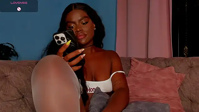 IsabellaBromsS online show from May 15, 10:50 pm
