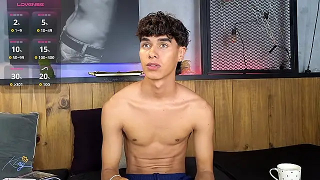 Snapshot of andrewortix chatting on February 28, 4:24 am andrewortix online show from February 28, 4:24 am