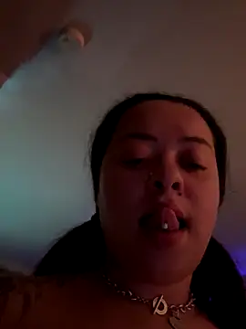 Snapshot of DhaTruth chatting on December 2, 11:18 pm DhaTruth online show from December 2, 11:18 pm