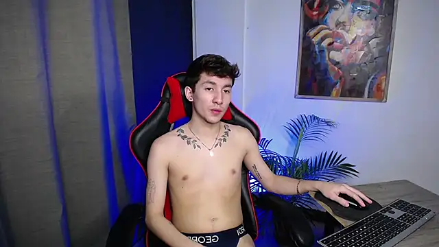 Snapshot of SebasstianGrand chatting on February 19, 1:29 am SebasstianGrand online show from February 19, 1:29 am