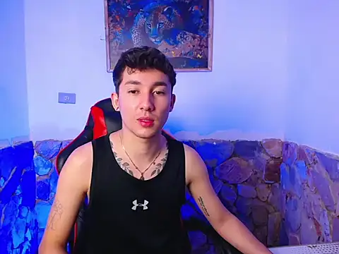 Snapshot of SebasstianGrand chatting on November 17, 7:19 pm SebasstianGrand online show from November 17, 7:19 pm