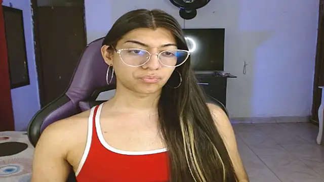 engielphoenis14 online show from April 1, 11:35 pm