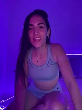 Snapshot of alessandra-a chatting on January 19, 5:37 am alessandra-a online show from January 19, 5:37 am