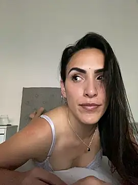 Snapshot of alessandra-a chatting on February 27, 8:42 pm alessandra-a online show from February 27, 8:42 pm