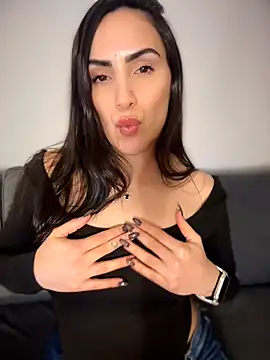 Snapshot of alessandra-a chatting on July 2, 3:17 am alessandra-a online show from July 2, 3:17 am