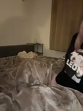 NANAchan R online show from February 27, 12:38 pm