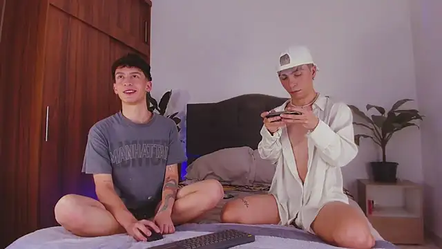 2gays 1Str8 online show from January 23, 2:02 am