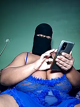 Snapshot of Loly_mor chatting on January 22, 9:13 am Loly mor online show from January 22, 9:13 am