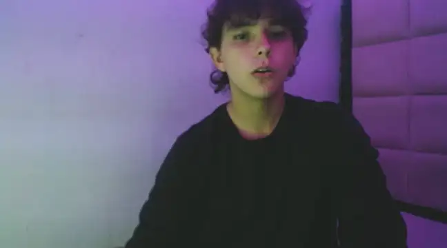 Snapshot of Dani_cumboy chatting on December 15, 2:52 am Dani cumboy online show from December 15, 2:52 am