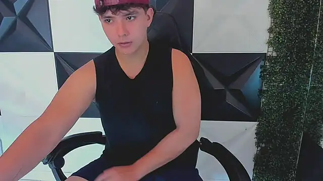 Snapshot of Dani_cumboy chatting on September 28, 2:33 pm Dani cumboy online show from September 28, 2:33 pm