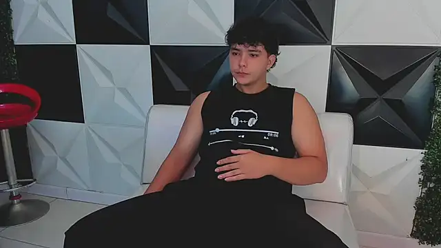Snapshot of Dani_cumboy chatting on October 2, 2:02 pm Dani cumboy online show from October 2, 2:02 pm