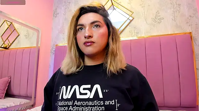 TomLondon  online show from December 18, 1:50 pm