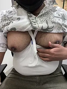 Snapshot of dick69lil chatting on May 15, 6:42 am dick69lil online show from May 15, 6:42 am