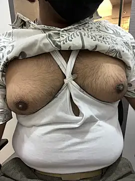 Snapshot of dick69lil chatting on May 21, 6:09 am dick69lil online show from May 21, 6:09 am