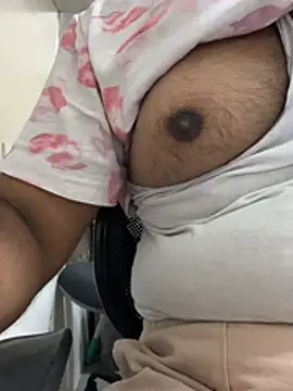 Snapshot of dick69lil chatting on June 10, 10:47 am dick69lil online show from June 10, 10:47 am