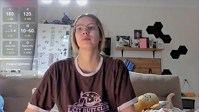 Girl alone home online show from December 21, 5:20 pm