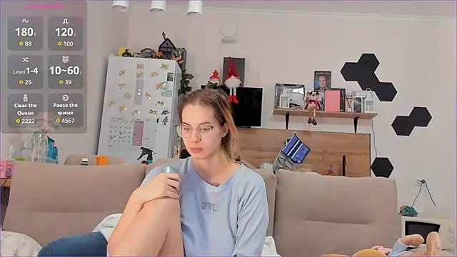 Girl alone home online show from January 9, 3:53 am