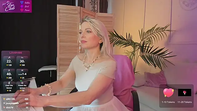 Gloria Lovely online show from March 11, 2:18 pm