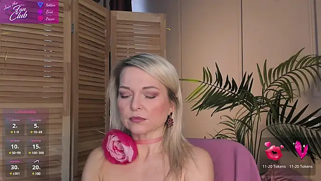 Gloria Lovely online show from March 18, 11:30 am