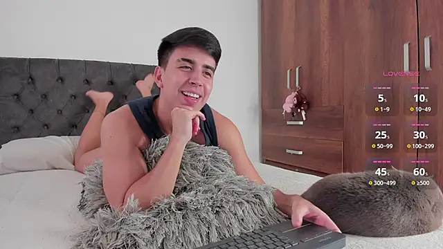 jordanmuskk online show from December 2, 8:59 pm