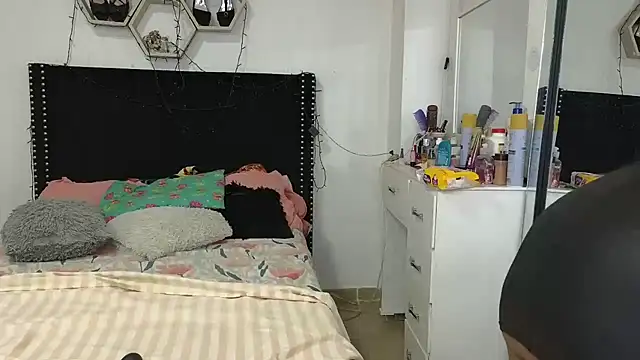 charlotte 077 online show from February 5, 3:11 am