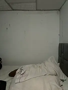 BrittanyDiaz online show from January 28, 7:10 pm