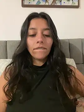 Snapshot of BrittanyDiaz chatting on April 25, 11:35 pm BrittanyDiaz online show from April 25, 11:35 pm