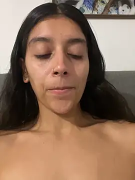 Snapshot of BrittanyDiaz chatting on May 29, 5:38 am BrittanyDiaz online show from May 29, 5:38 am