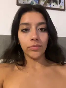Snapshot of BrittanyDiaz chatting on June 22, 2:13 am BrittanyDiaz online show from June 22, 2:13 am